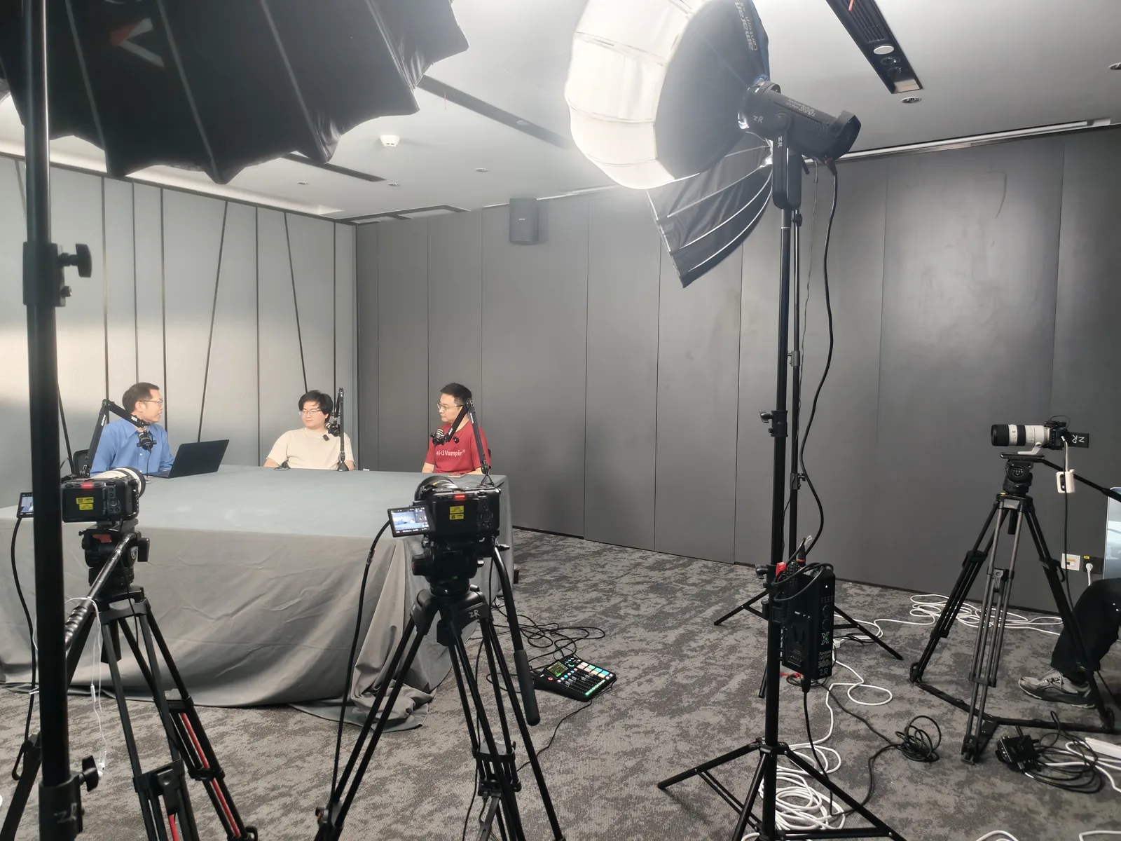 腾讯采访拍摄现场实录图 1